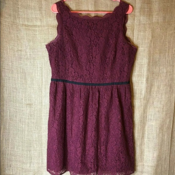 LOFT Dresses & Skirts - Ann Taylor LOFT Dress Size 14P Red V Neck Lace
